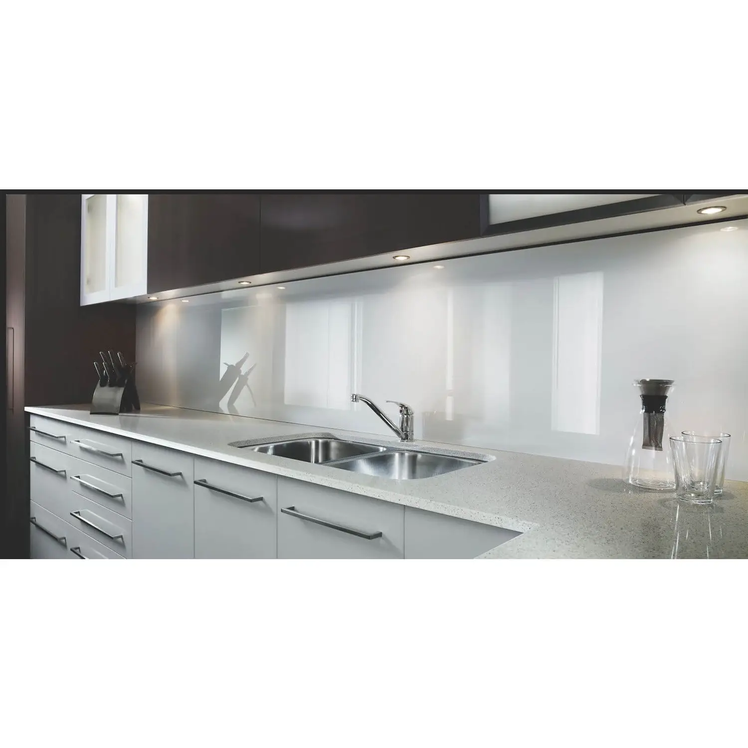 Zenolite Acrylic Kitchen Splashback Panel - 2440 X 605 X 4mm - White 4 Zenolite Acrylic Kitchen Splashback Panel - 2440 X 605 X 4mm - White - Image 2