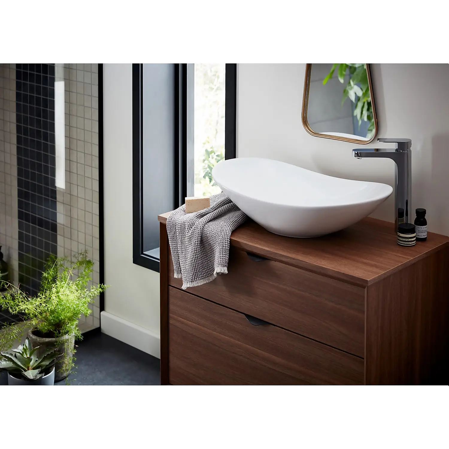 Bathstore Vessel Ceramic Wash Bowl 4 Bathstore Vessel Ceramic Wash Bowl - Image 2