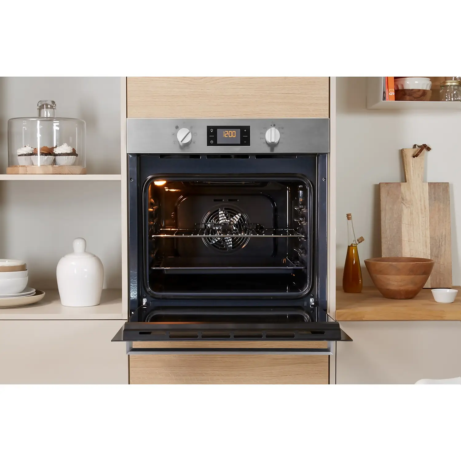 Indesit Aria IFW6340IX Built In Electric Single Oven - Stainless Steel 6 Indesit Aria IFW6340IX Built In Electric Single Oven - Stainless Steel - Image 4