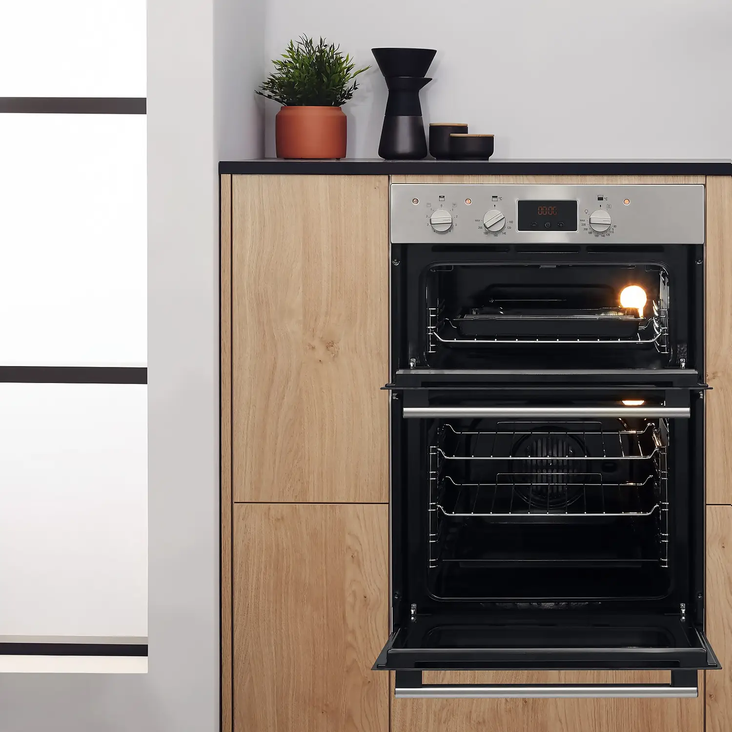 Hotpoint Class 2 DD2544CIX Built In Electric Double Oven - Stainless Steel 7 Hotpoint Class 2 DD2544CIX Built In Electric Double Oven - Stainless Steel - Image 5