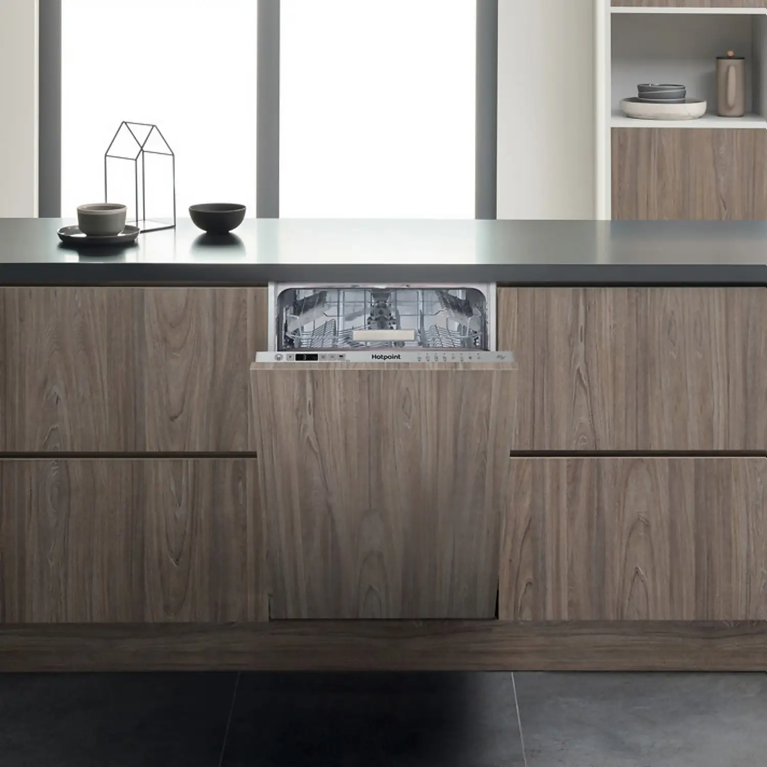 Hotpoint HSIC3T127UKN Fully Integrated Slimline Dishwasher - Silver Control Panel With Fixed Door Fixing Kit 4 Hotpoint HSIC3T127UKN Fully Integrated Slimline Dishwasher - Silver Control Panel With Fixed Door Fixing Kit - Image 2